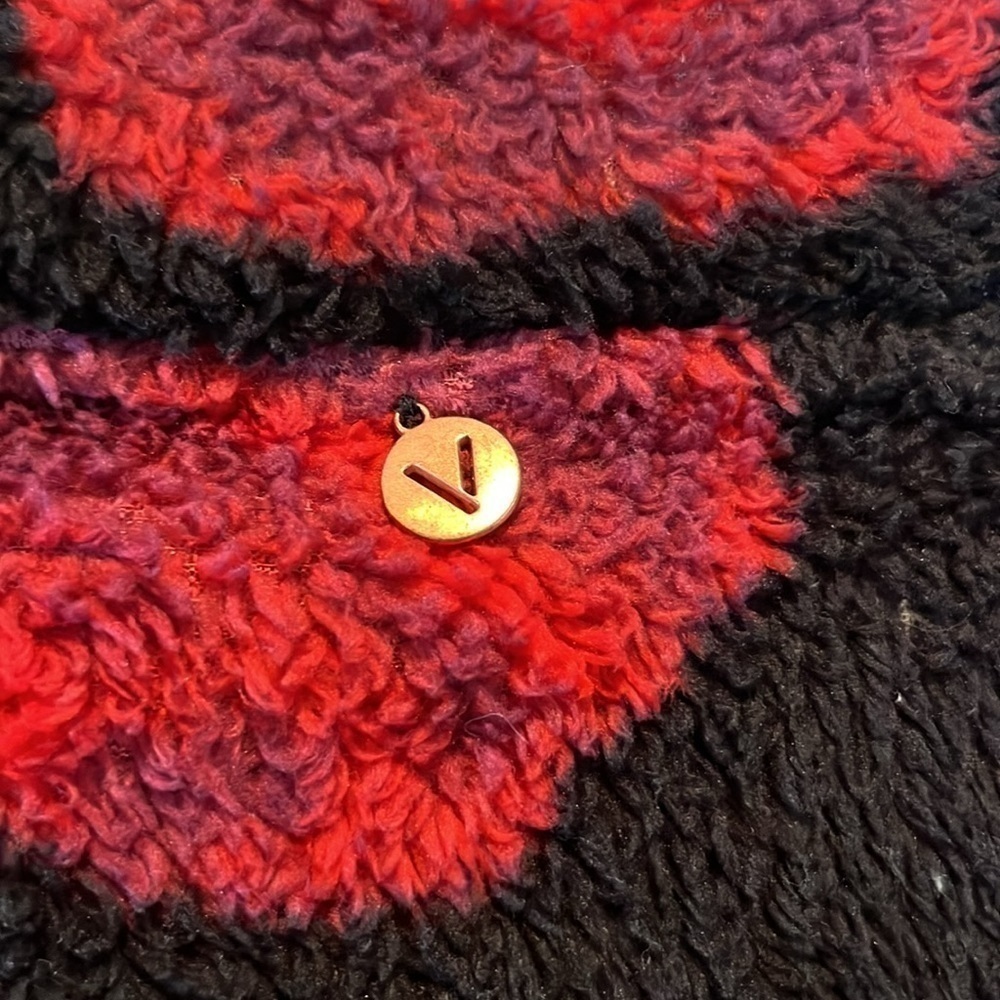 Lane Bryant LIVI 1/4 zip black cozy fleece red rose floral romantic size 18/20 - Picture 8 of 10